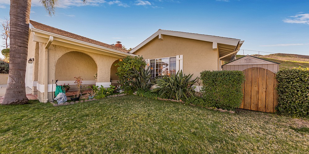 4131 Defender Dr, Agoura Hills, CA 91301