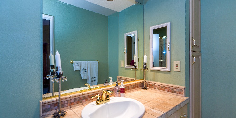 4131 Defender Dr, Agoura Hills, CA 91301