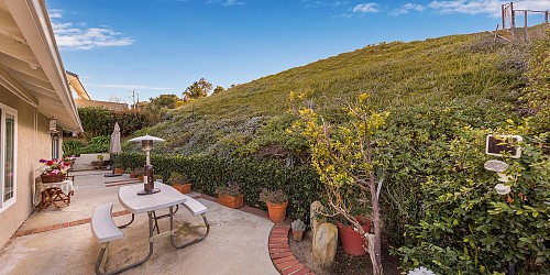 4131 Defender Dr, Agoura Hills, CA 91301