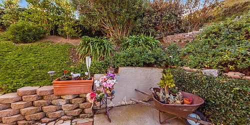 4131 Defender Dr, Agoura Hills, CA 91301