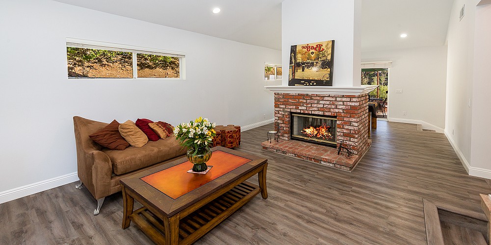 29934 Triunfo Dr, Agoura Hills, CA 91301