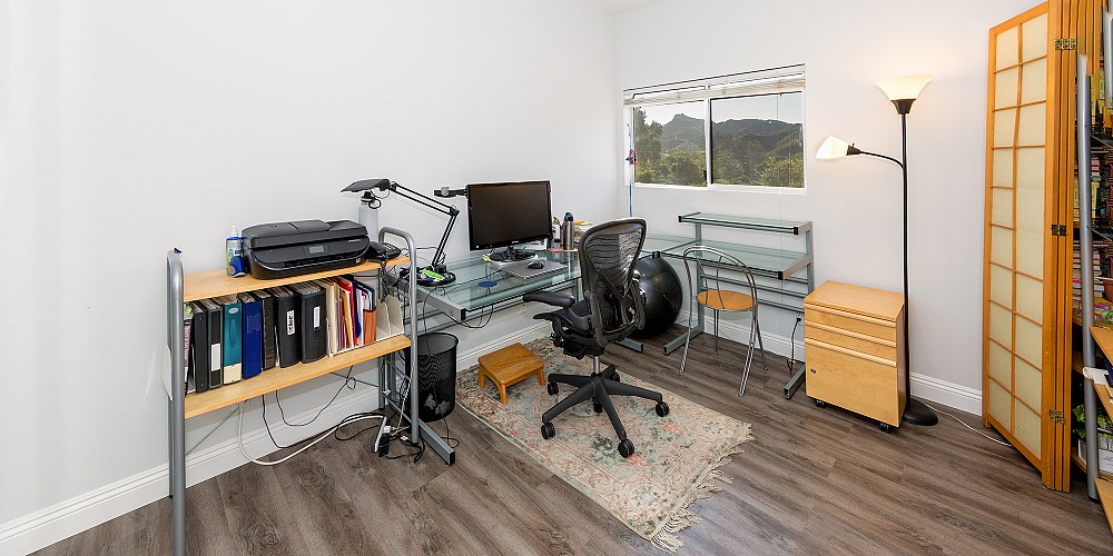 29934 Triunfo Dr, Agoura Hills, CA 91301