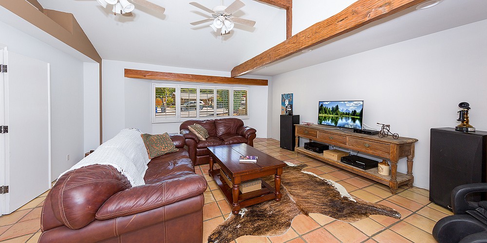 2285 Calle Camelia, Thousand Oaks, CA 91360