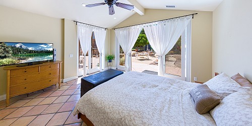 2285 Calle Camelia, Thousand Oaks, CA 91360