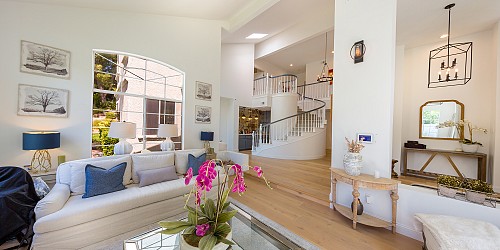 5537 Foothill Drive, Agoura Hills, CA 91301