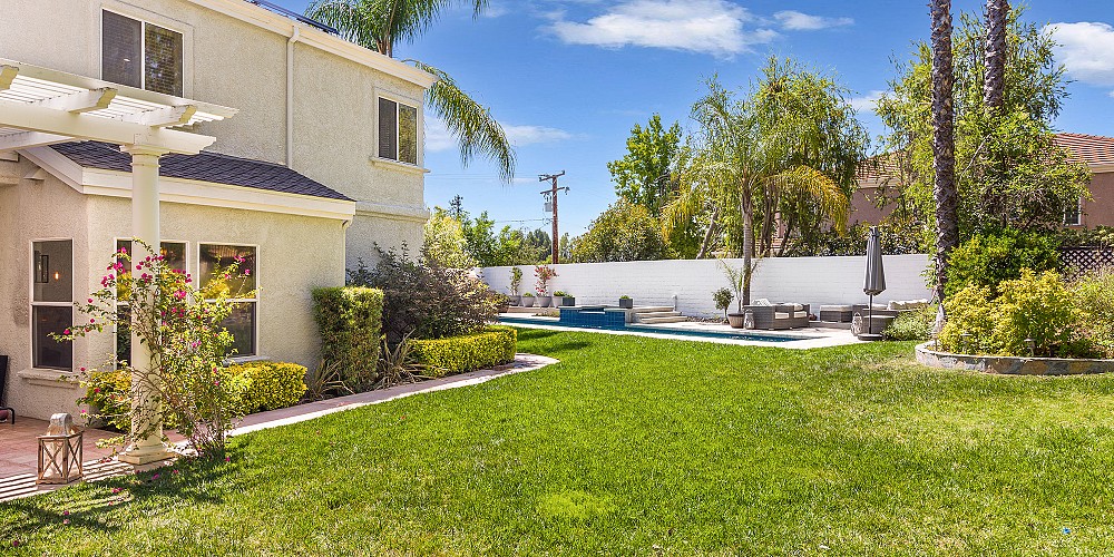 5537 Foothill Drive, Agoura Hills, CA 91301