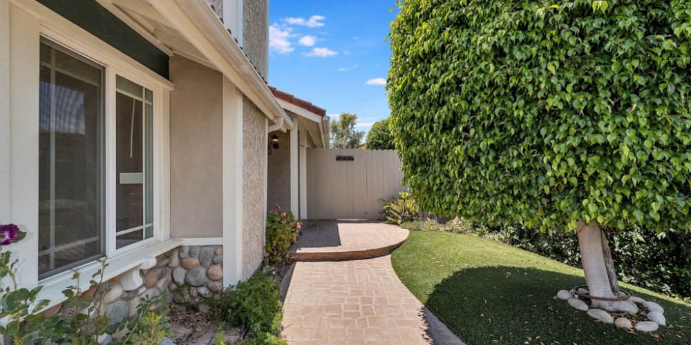 13644 Bear Valley RD., Moorpark, CA 93021