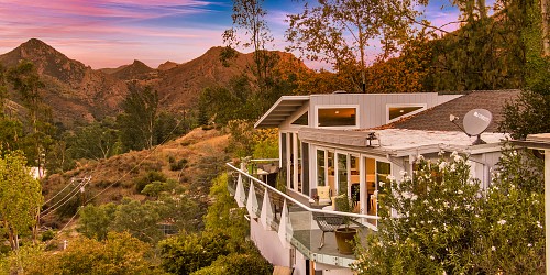 2445 Highpoint Dr, Agoura Hills, CA 91301