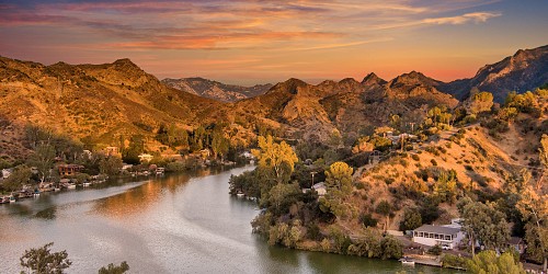 2445 Highpoint Dr, Agoura Hills, CA 91301