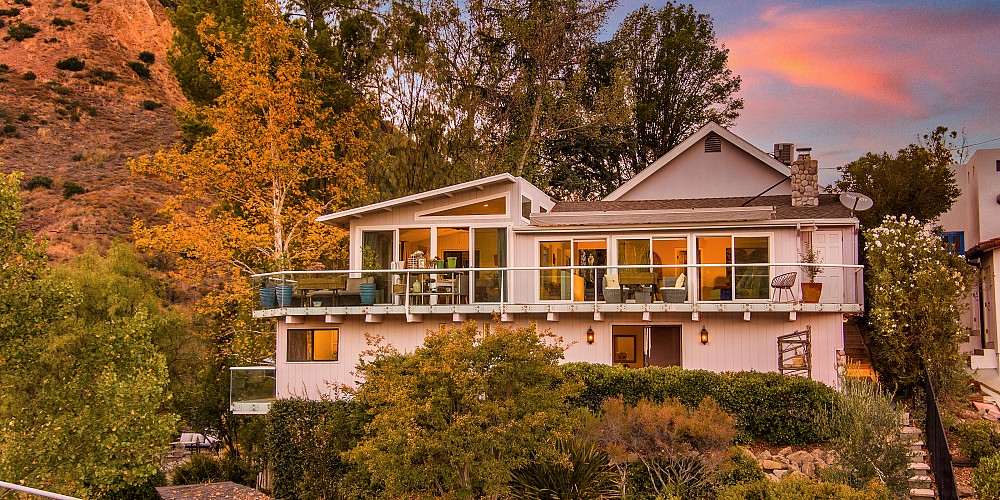 2445 Highpoint Dr, Agoura Hills, CA 91301