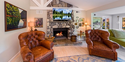 2445 Highpoint Dr, Agoura Hills, CA 91301