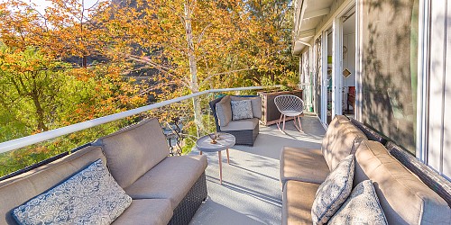 2445 Highpoint Dr, Agoura Hills, CA 91301