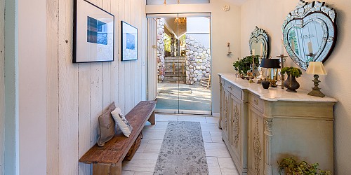 2445 Highpoint Dr, Agoura Hills, CA 91301