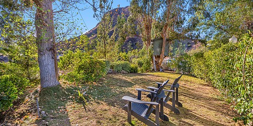 2445 Highpoint Dr, Agoura Hills, CA 91301