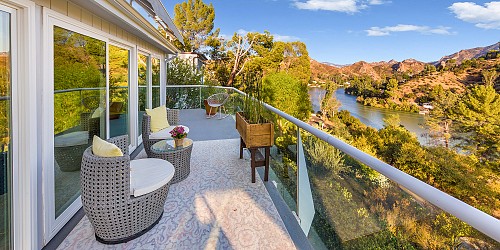 2445 Highpoint Dr, Agoura Hills, CA 91301