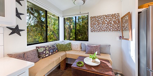 2445 Highpoint Dr, Agoura Hills, CA 91301