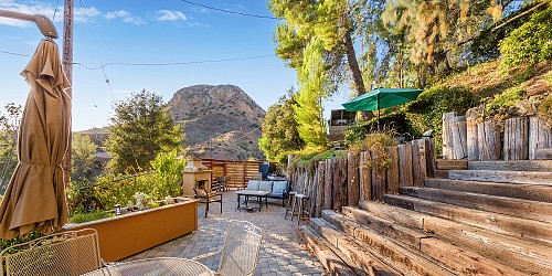 2445 Highpoint Dr, Agoura Hills, CA 91301