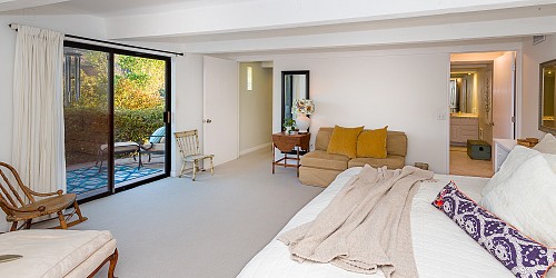 2445 Highpoint Dr, Agoura Hills, CA 91301