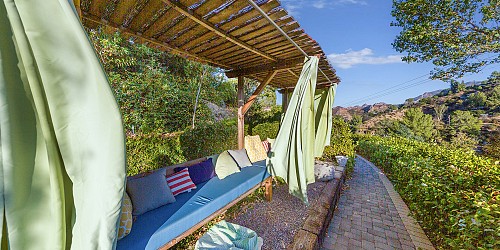 2445 Highpoint Dr, Agoura Hills, CA 91301