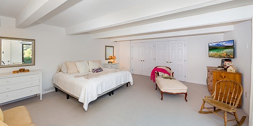 2445 Highpoint Dr, Agoura Hills, CA 91301