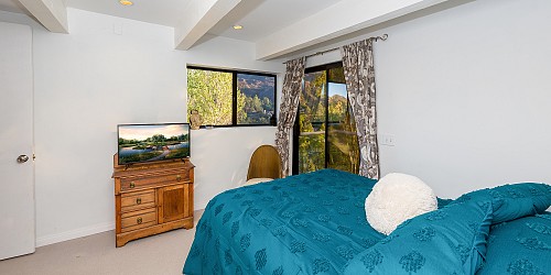 2445 Highpoint Dr, Agoura Hills, CA 91301