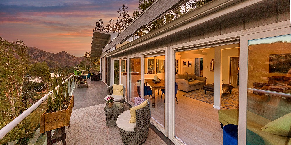 2445 Highpoint Dr, Agoura Hills, CA 91301