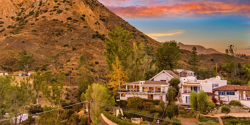 2445 Highpoint Dr, Agoura Hills, CA 91301