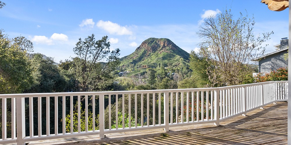 2045 Lookout Dr., Agoura Hills, CA 91301