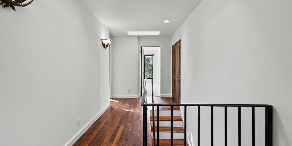 2045 Lookout Dr., Agoura Hills, CA 91301