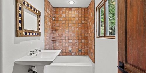 2045 Lookout Dr., Agoura Hills, CA 91301