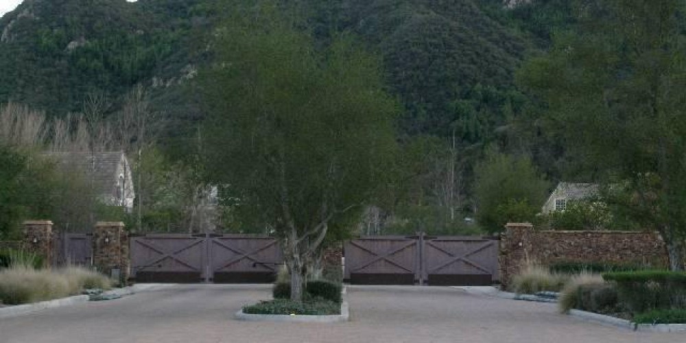 2052 Shadow Creek, Agoura, CA 91301