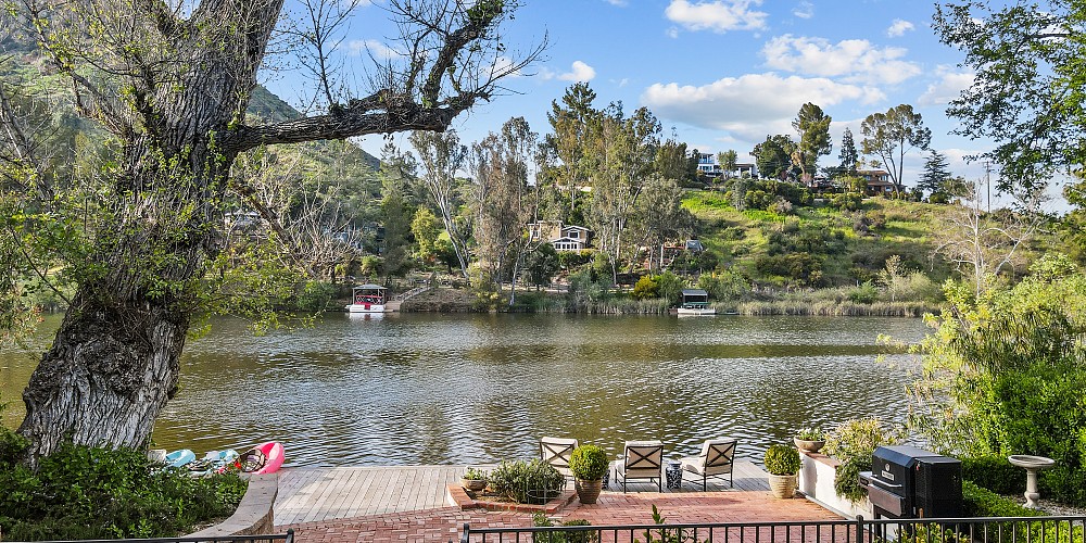 29095 S. Lakeshore Dr, Agoura Hills, CA 91301