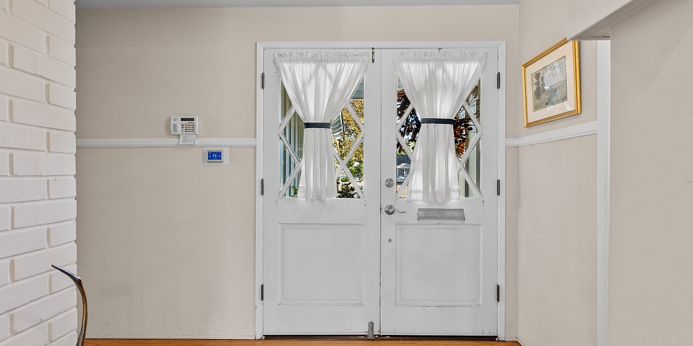 6625 Whitaker Ave, Lake Balboa, CA 91406