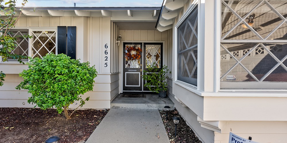 6625 Whitaker Ave, Lake Balboa, CA 91406