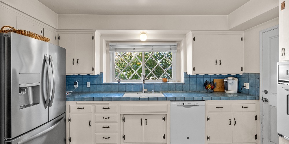 6625 Whitaker Ave, Lake Balboa, CA 91406