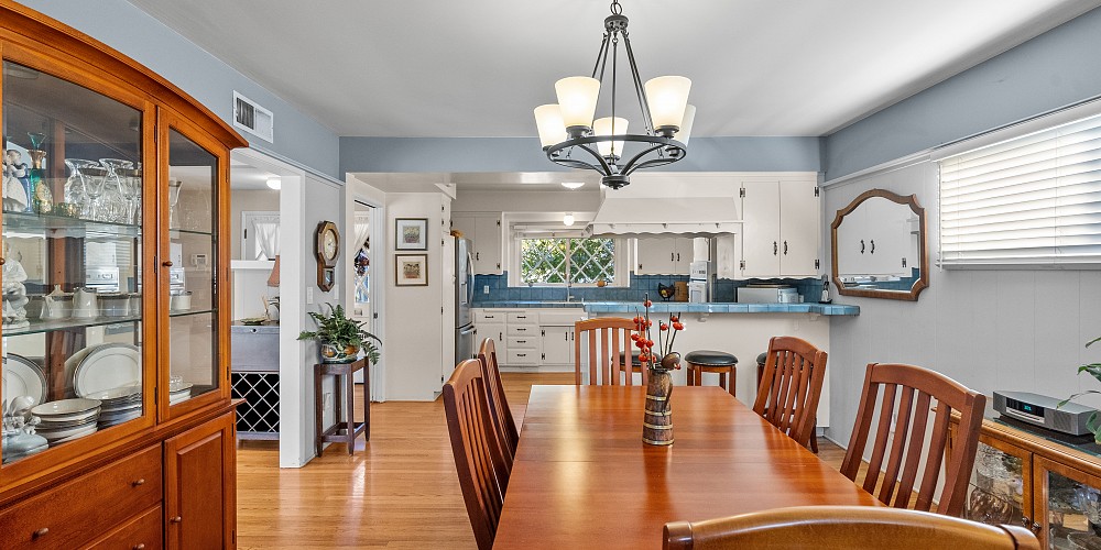 6625 Whitaker Ave, Lake Balboa, CA 91406