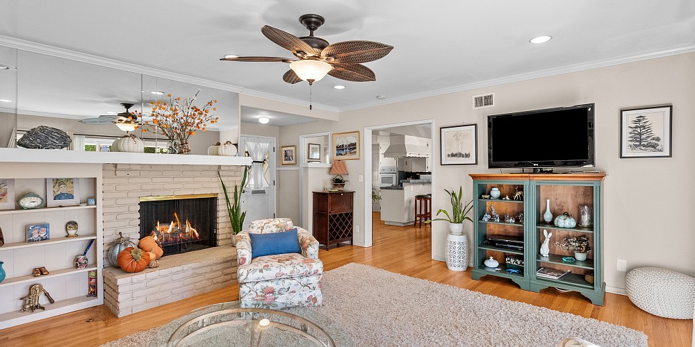 6625 Whitaker Ave, Lake Balboa, CA 91406