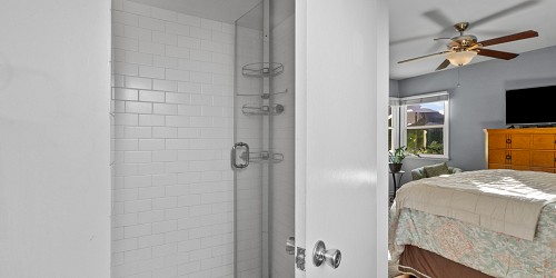 6625 Whitaker Ave, Lake Balboa, CA 91406