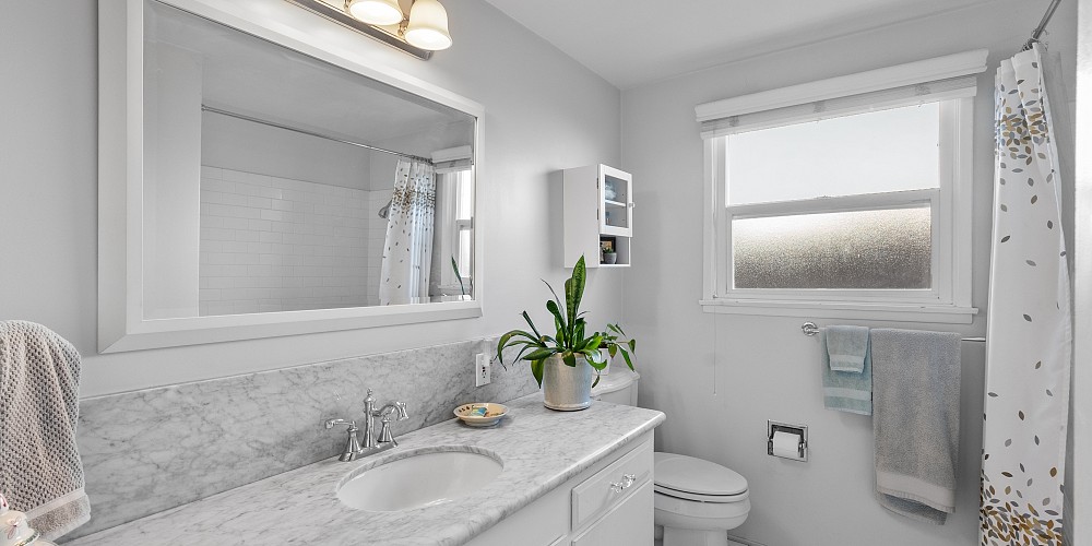 6625 Whitaker Ave, Lake Balboa, CA 91406