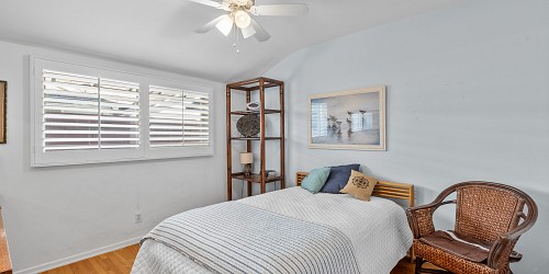 6625 Whitaker Ave, Lake Balboa, CA 91406