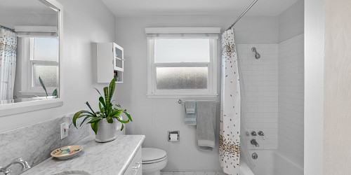 6625 Whitaker Ave, Lake Balboa, CA 91406