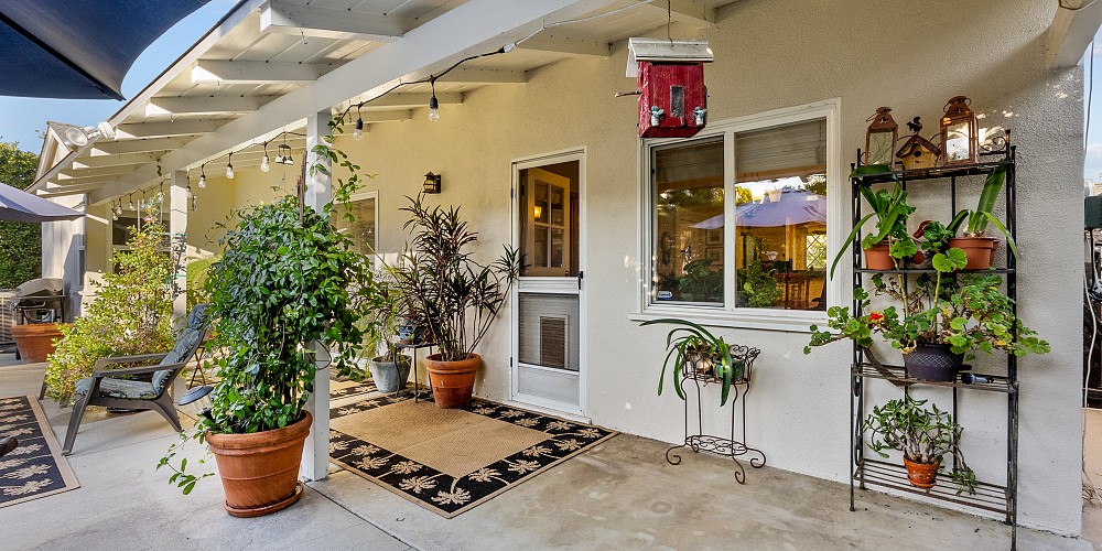 6625 Whitaker Ave, Lake Balboa, CA 91406