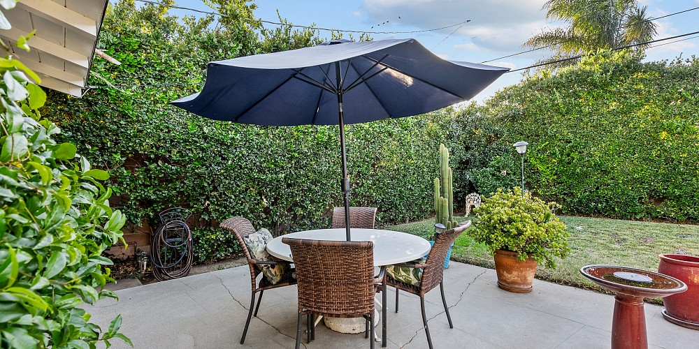 6625 Whitaker Ave, Lake Balboa, CA 91406