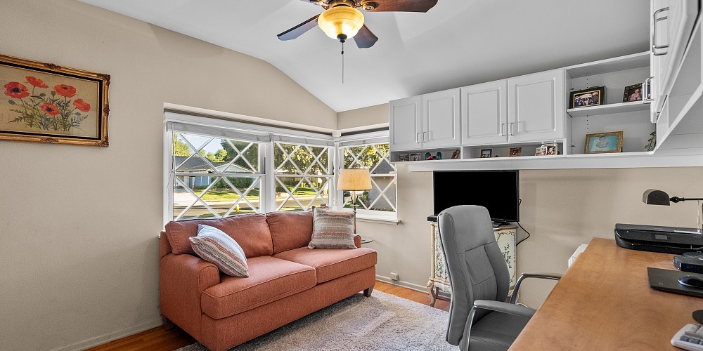 6625 Whitaker Ave, Lake Balboa, CA 91406