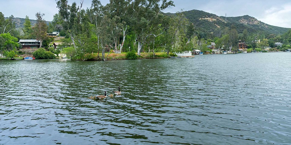 2411 Highpoint Dr, Agoura Hills, CA 91301