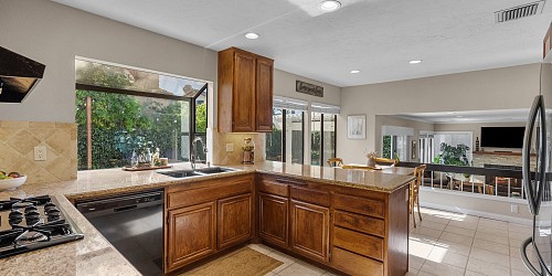 11512 E. Buttercreek RD, Moorpark, CA 93021