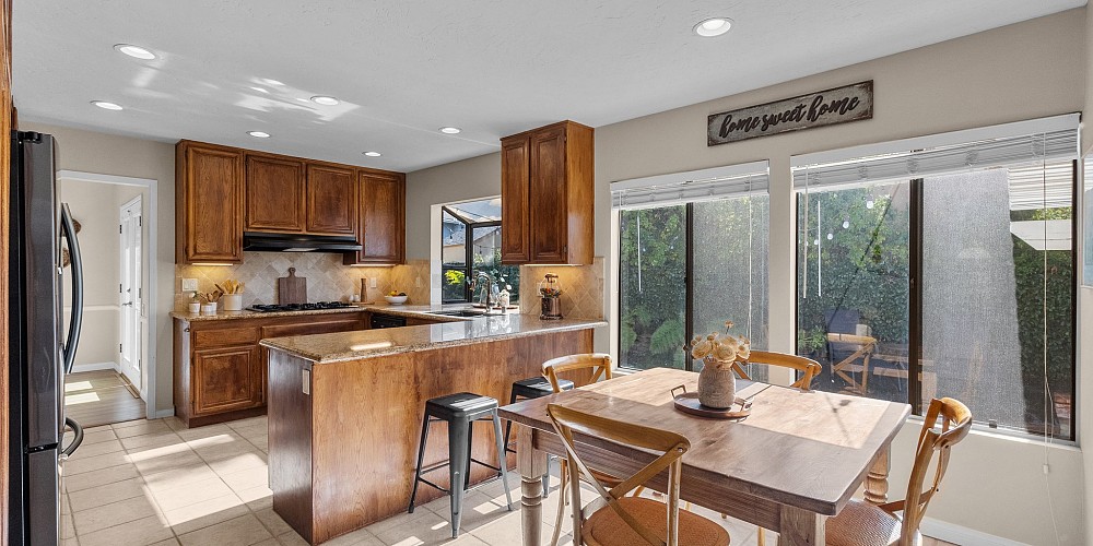 11512 E. Buttercreek RD, Moorpark, CA 93021