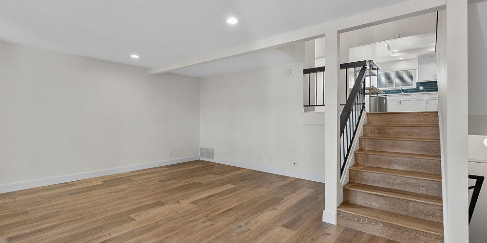 21535 Erwin St. 131, Woodland Hills, CA 91367