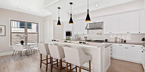 2105 Lonestar Way, Thousand Oaks, CA 91362