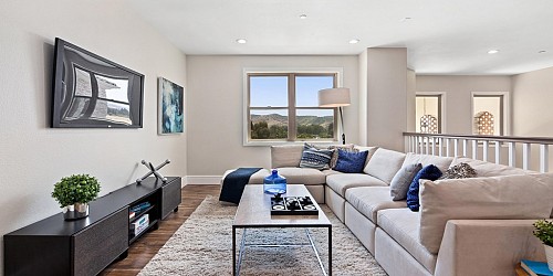 2105 Lonestar Way, Thousand Oaks, CA 91362